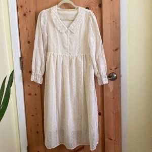 Eyelet lace cottage core romantic dress cream collar button tie waist xs small